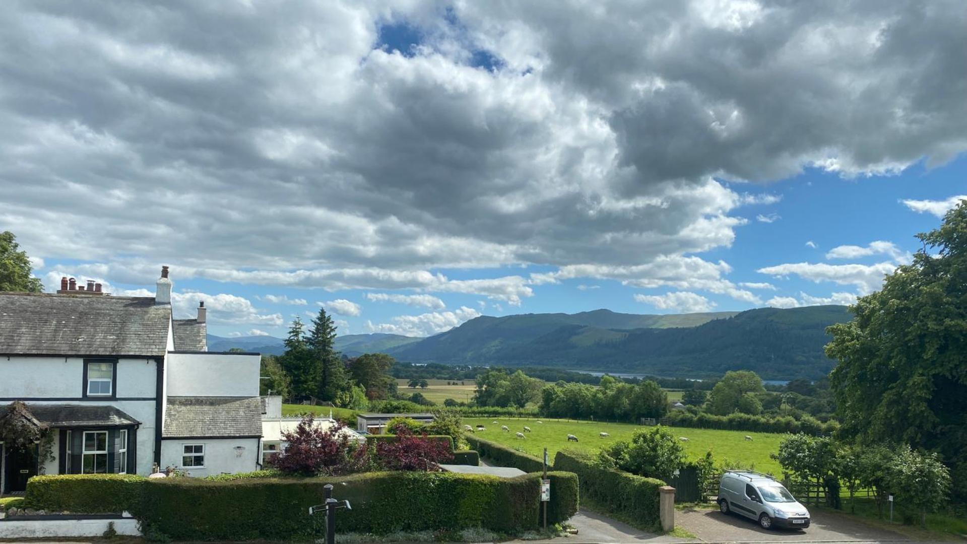 Lake District Castle Inn ケズィック エクステリア 写真