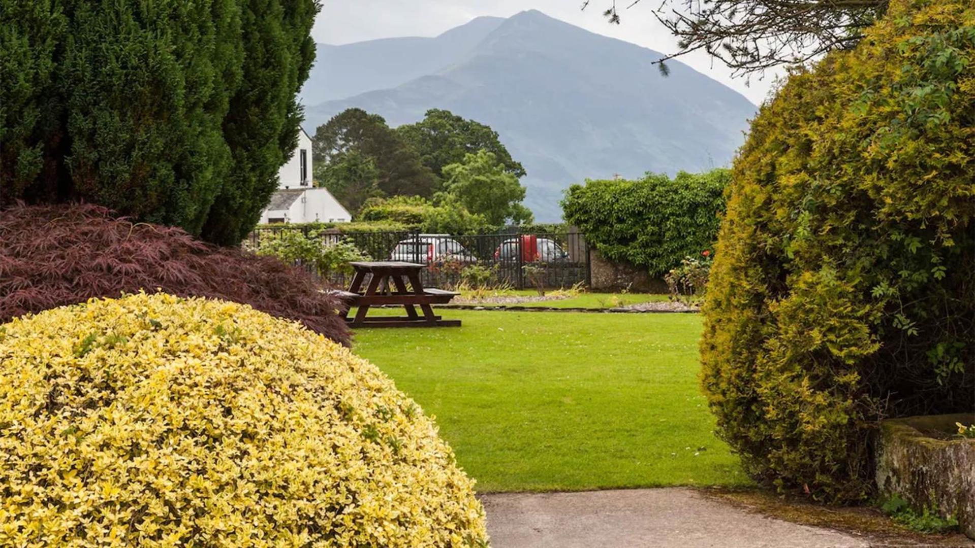 Lake District Castle Inn ケズィック エクステリア 写真